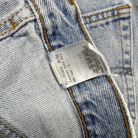 Vintage Levis Jeans Fits 32x33 Blue 505 Light Wash Distressed Red Tab Y2K 2000s - Picture 15 of 16